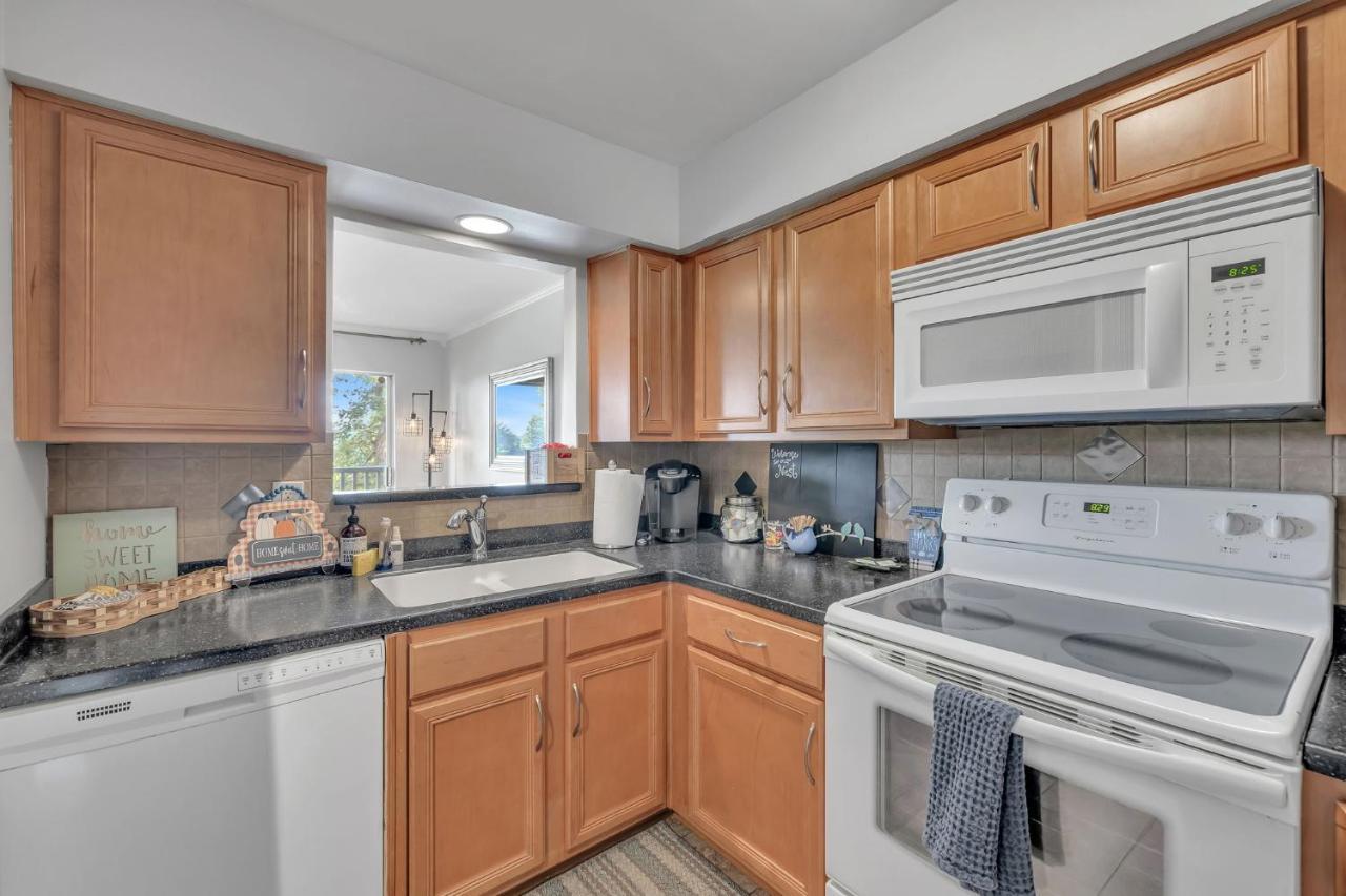 Nash Gold Private Condo - 2Bed, 2Bath, Sleep 6, 25 Min Walk To Broadway And All Nashville Attractions, Pool, Gym Exterior photo