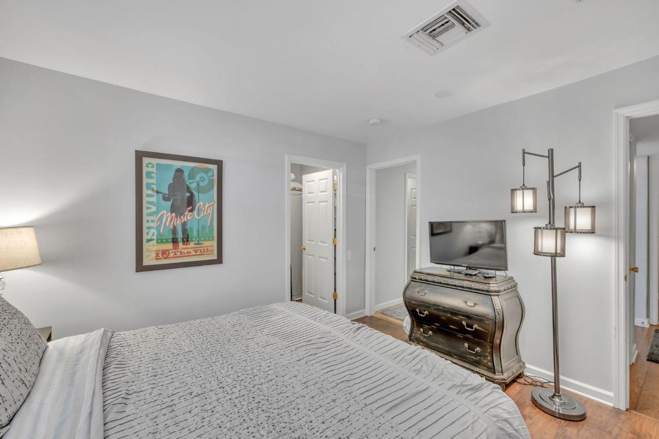 Nash Gold Private Condo - 2Bed, 2Bath, Sleep 6, 25 Min Walk To Broadway And All Nashville Attractions, Pool, Gym Exterior photo